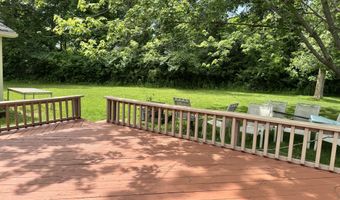 829 Savannah River Dr, Adrian, MI 49221