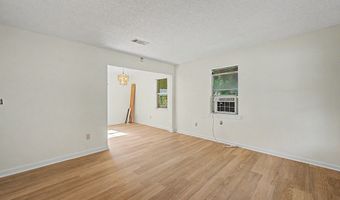 2811 New Castle Ln, Albany, GA 31701