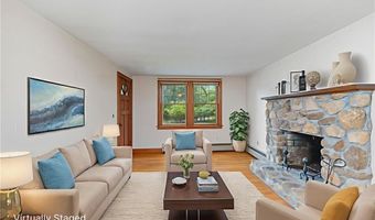 86 Oak St, Hopkinton, RI 02804