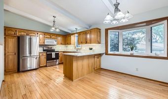 211 Mckinley St, Anoka, MN 55303