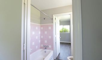136 Morris Dr, Alma, GA 31510