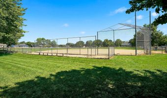 81 Elm St, Beachwood, NJ 08722