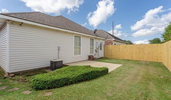 9591 Pecan Tree Dr, Baton Rouge, LA 70810