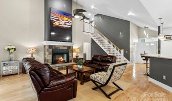 12 Broadmoor Dr, Arden, NC 28704