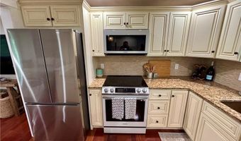 10 Lakeside Dr, Charlestown, RI 02813