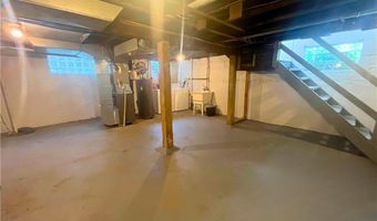 521 Brittain Rd, Akron, OH 44305