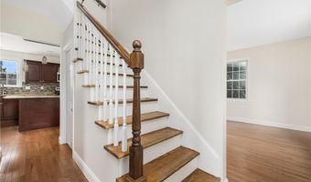 6 LARKSPUR Rd, Warwick, RI 02886