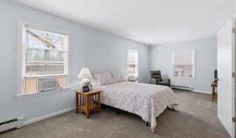 9 Evas Dr, Brookfield, CT 06804
