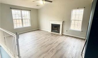 156 DOGWOOD GLEN Dr, Aragon, GA 30104