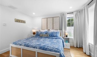 17 Goose Island Rd, Narragansett, RI 02882