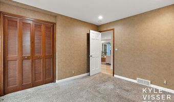 1585 River Oaks Dr SE, Ada, MI 49301