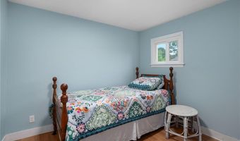 84 Ash Ave, Cranston, RI 02910