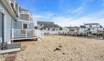 3 Drake Dr, Bayville, NJ 08721