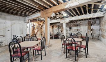 310 SE 2nd, Dyersville, IA 52040