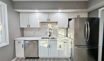 22 W070 Byron Ave, Addison, IL 60101