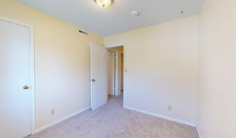 721 Meadow Pl, Ames, IA 50010