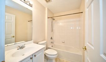 5035 WOODS LINE Dr 18, Aberdeen, MD 21001