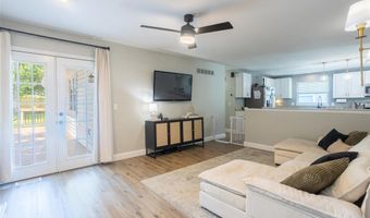 531 Charoak Dr, Ballwin, MO 63021