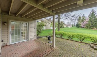 117 Royal Oak Dr, Aurora, OH 44202