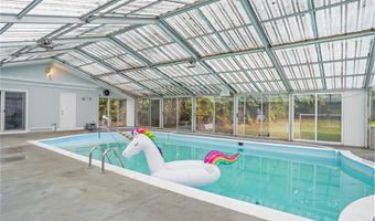 2 Oak Grove Blvd, North Providence, RI 02911