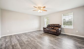 18 THOROUGHBRED Ct, Bridgeton, NJ 08302
