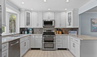 84 Lebrun Ave, Amityville, NY 11701