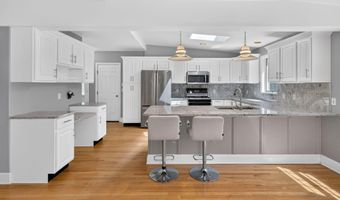 6 Loudon Pkwy, Albany, NY 12211