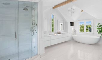 14 St Mary's Ln, Amagansett, NY 11930