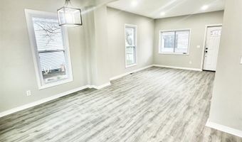 1411 S VanBuren St, Auburn, IN 46706