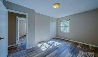 43 Lancelot Ln, Asheville, NC 28806