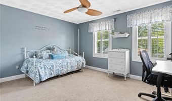 22 Aumond St, Cranston, RI 02905