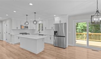 62 Orchard Ave, Johnston, RI 02919