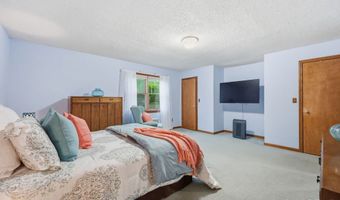 7 Dogwood Dr, Ansonia, CT 06401