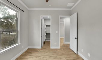 839 Shady Grv, Adkins, TX 78101