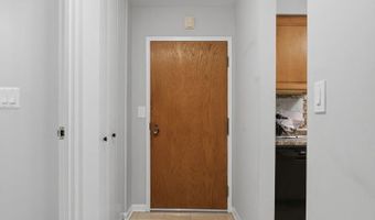 1615 E Central Rd 113B, Arlington Heights, IL 60005