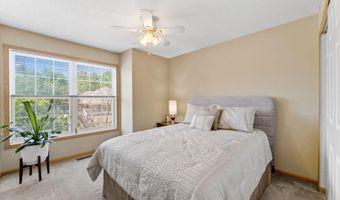 6738 158th St W, Apple Valley, MN 55124