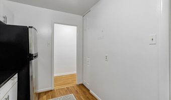 10518 WEYMOUTH St 102, Bethesda, MD 20814