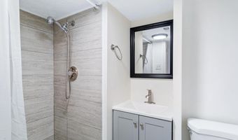 11230 WESTPORT Dr, Bowie, MD 20720