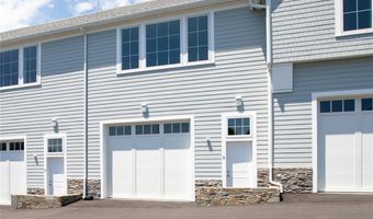 55 John Clarke Rd 3, Middletown, RI 02842