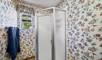 17832 Windsor Ln, Anderson, CA 96007