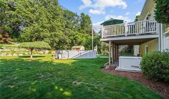 32 Sprague Cir, Johnston, RI 02919