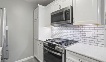 4917 AMERICANA Dr T6, Annandale, VA 22003