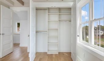 104 Second St, Newport, RI 02840