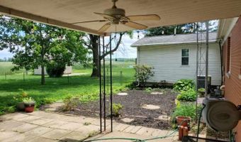 221 Fairview Dr, Carmi, IL 62821