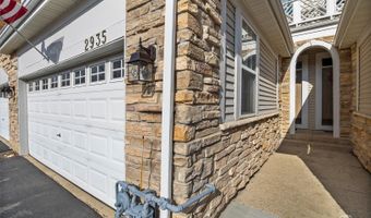 2935 Talaga Dr, Algonquin, IL 60102