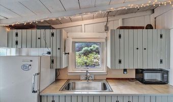 220 Way Ln, Bridport, VT 05734