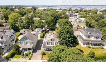 22 Greenough Pl, Newport, RI 02840