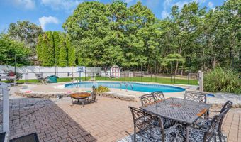 46 Ravenwood Blvd, Barnegat, NJ 08005