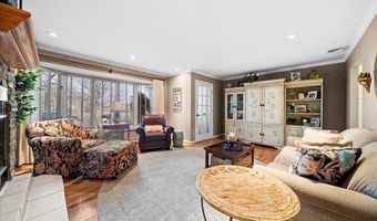 153 S Bayview Ave, Amityville, NY 11701