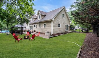 266 Orchard Ave, Belford, NJ 07718